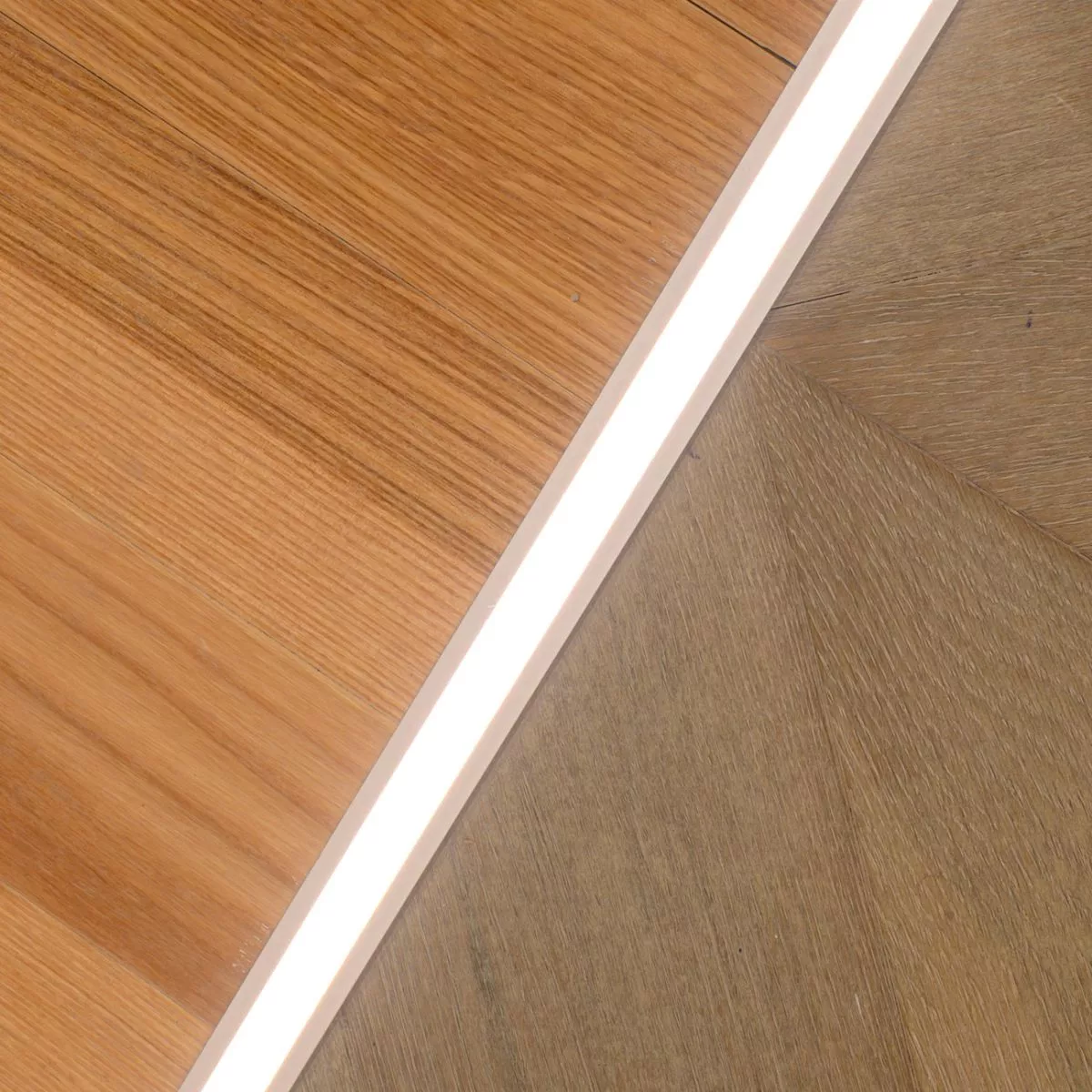 Perfiles pisos o paredes con LED